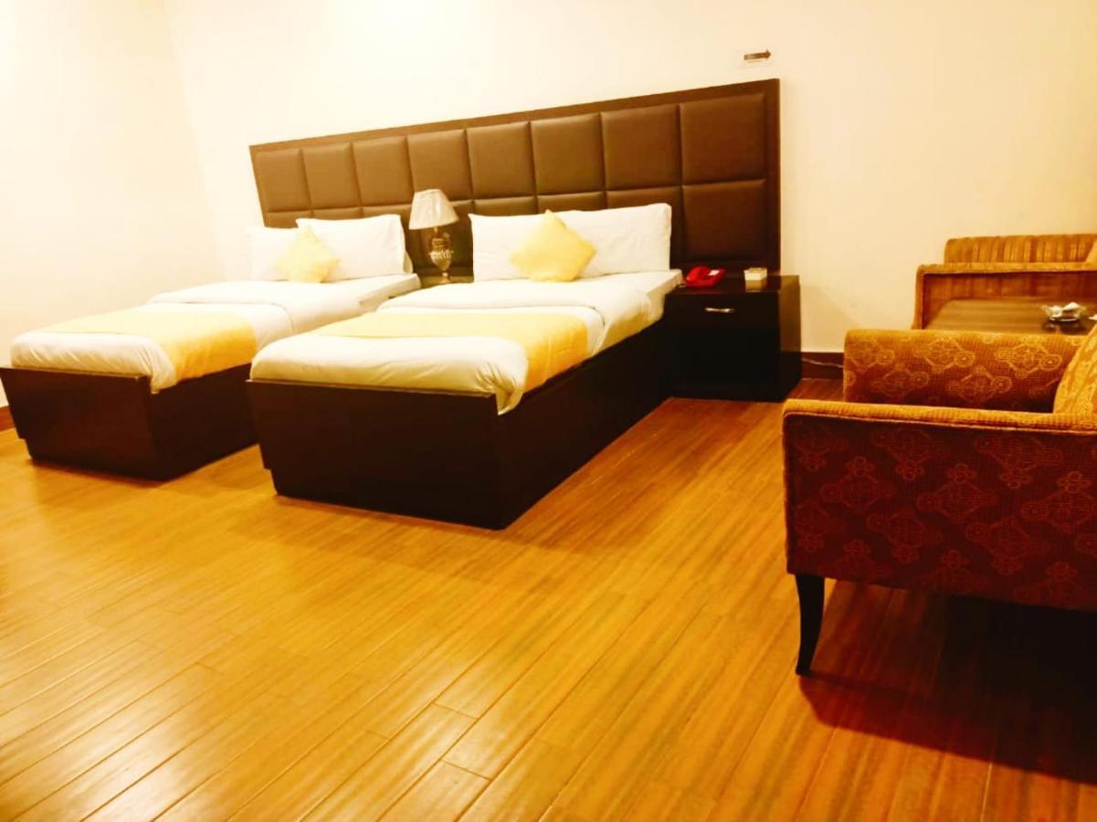 Hotel S.R. Lounge ムルターン エクステリア 写真