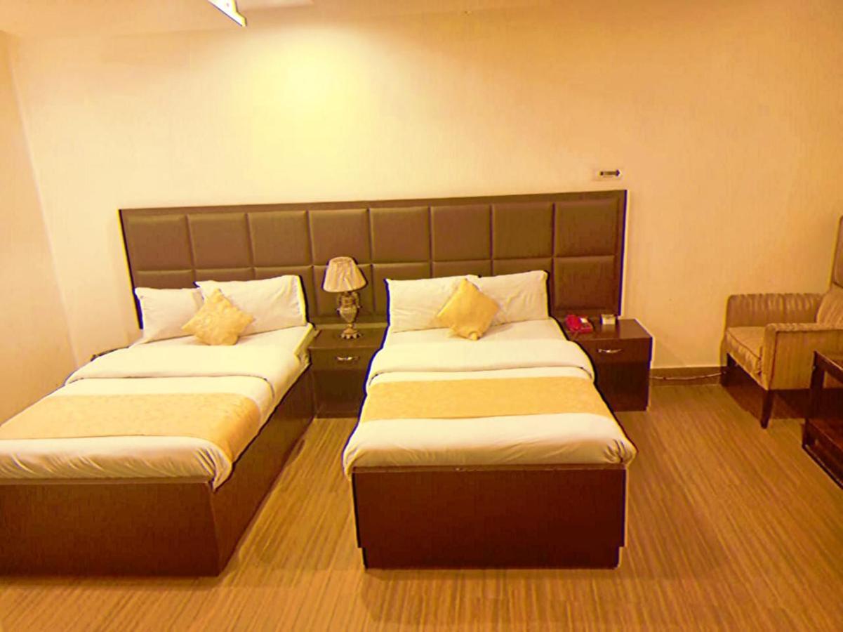 Hotel S.R. Lounge ムルターン エクステリア 写真