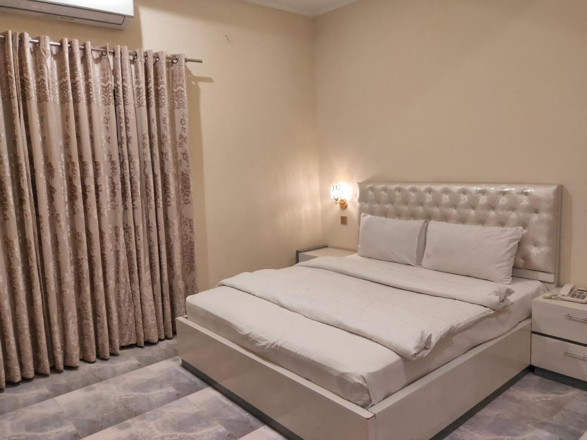 Hotel S.R. Lounge ムルターン エクステリア 写真