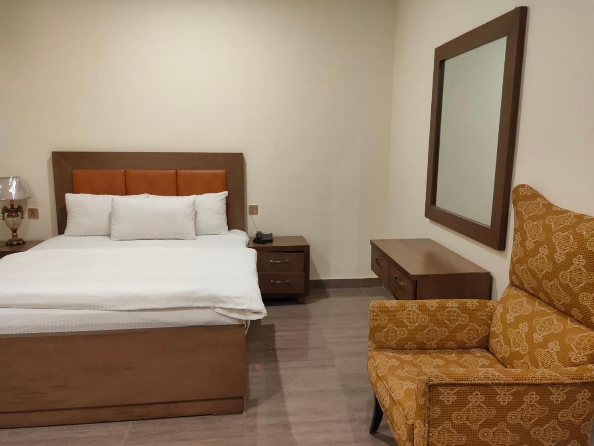 Hotel S.R. Lounge ムルターン エクステリア 写真