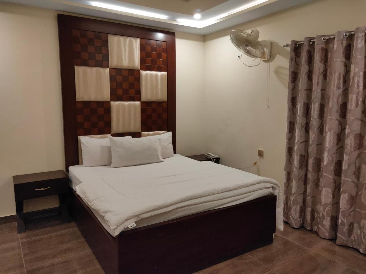 Hotel S.R. Lounge ムルターン エクステリア 写真