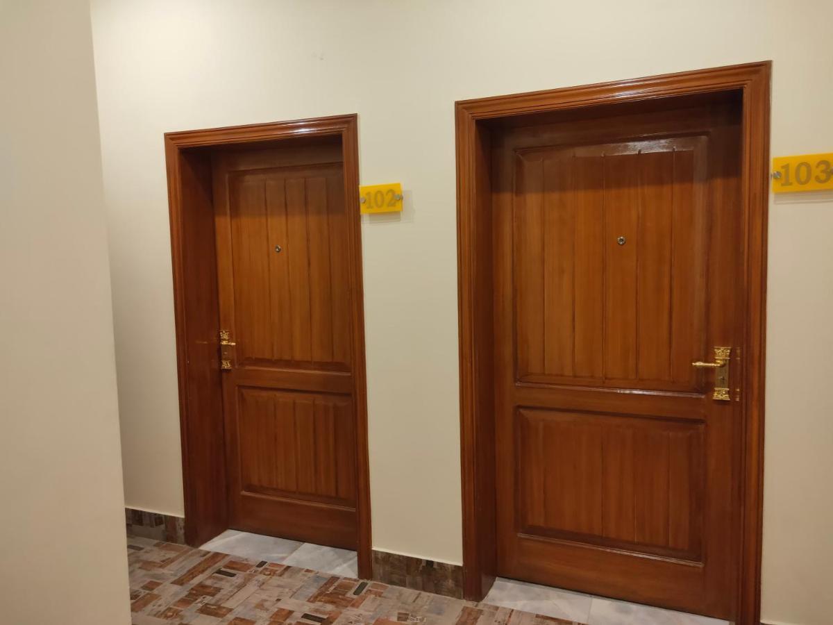 Hotel S.R. Lounge ムルターン エクステリア 写真