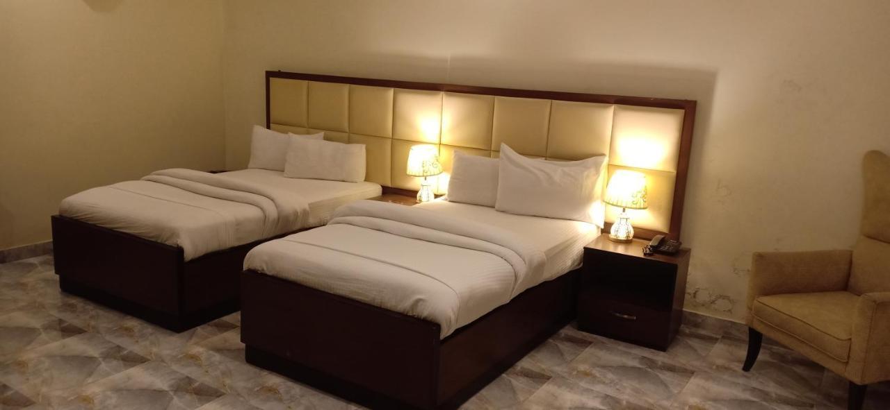 Hotel S.R. Lounge ムルターン エクステリア 写真