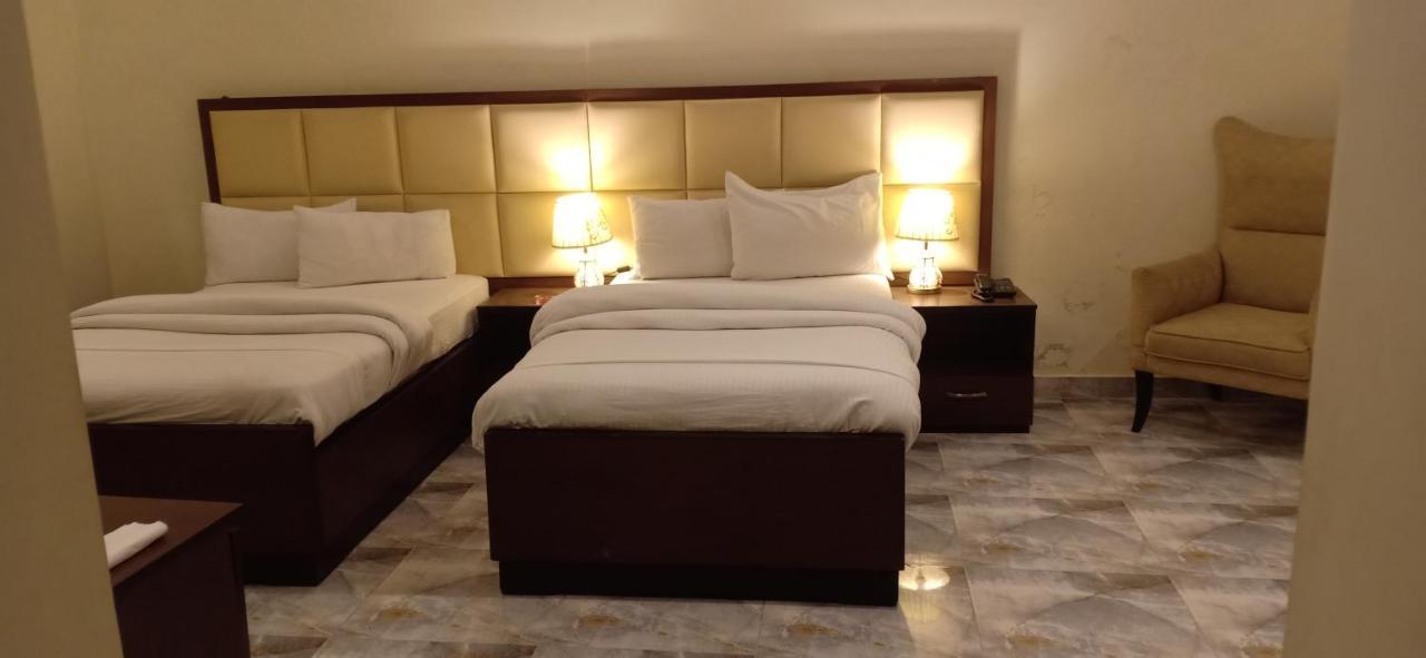 Hotel S.R. Lounge ムルターン エクステリア 写真