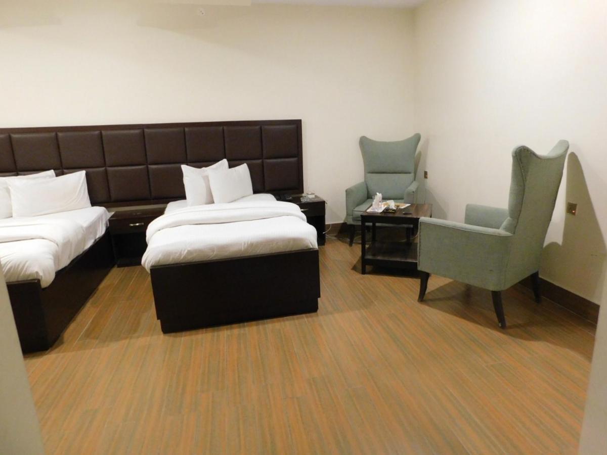 Hotel S.R. Lounge ムルターン エクステリア 写真