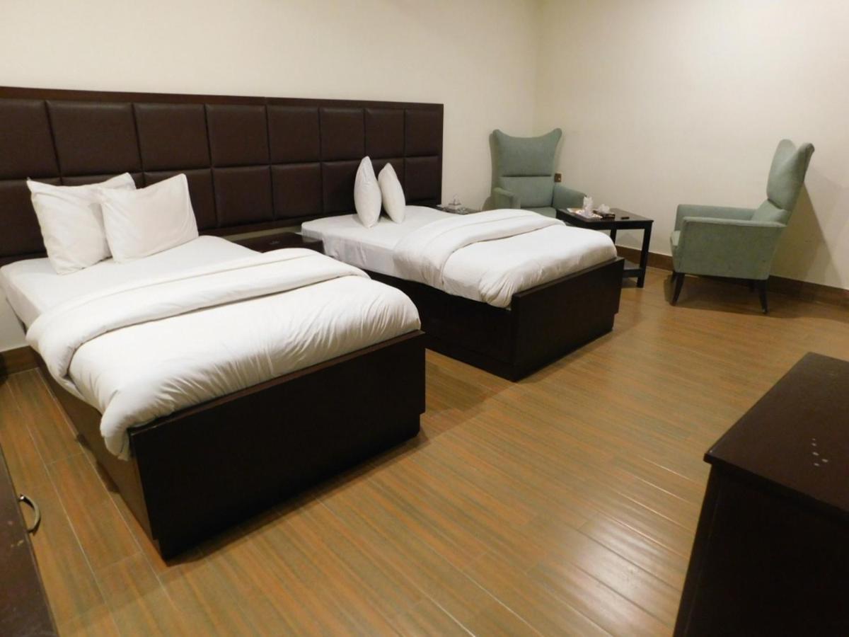Hotel S.R. Lounge ムルターン エクステリア 写真